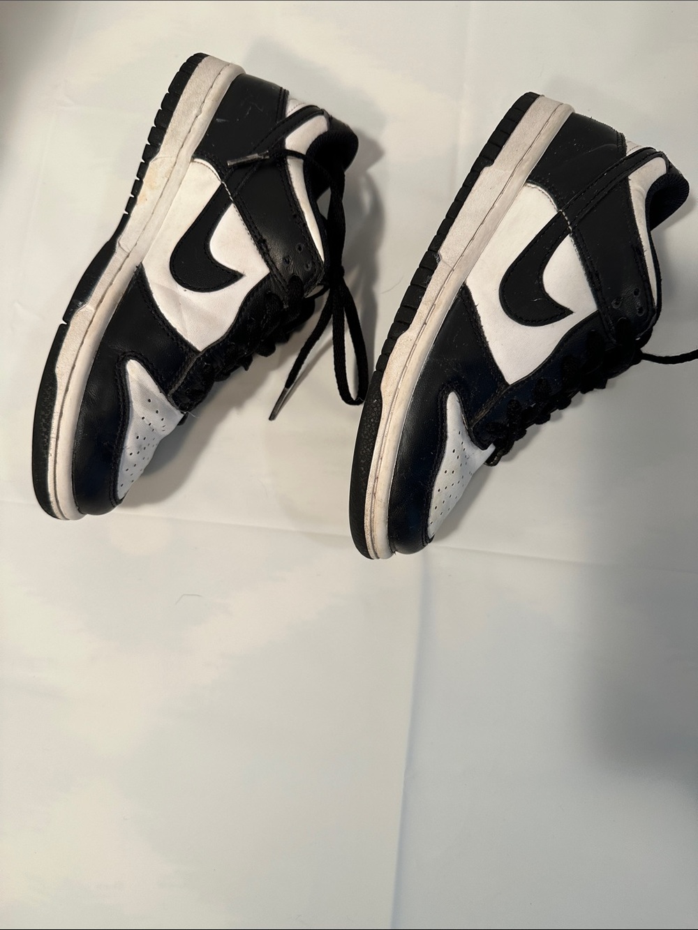 Nike Dunk Low Retro White Black
Panda (PS) Size 4Y (youth) - Picture 14 of 16